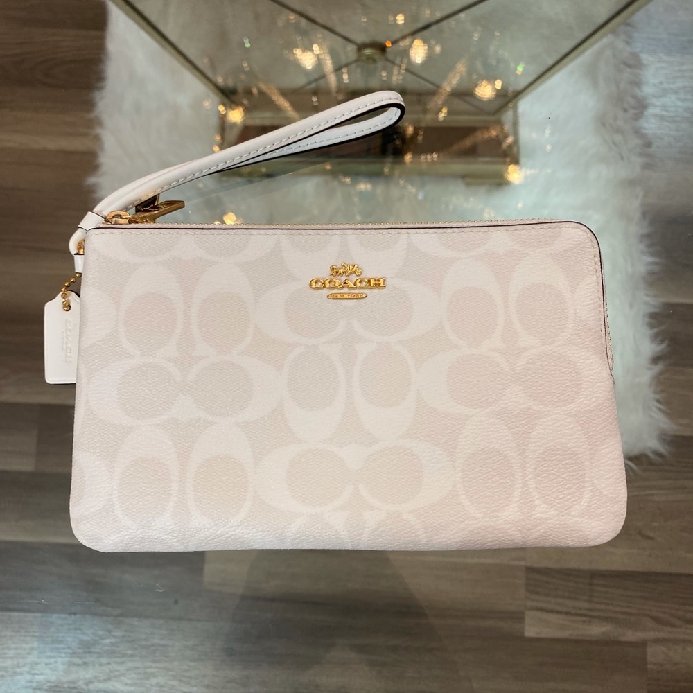 ⚠️SOLD⚠️COACH Double Zipper Large Wristlet